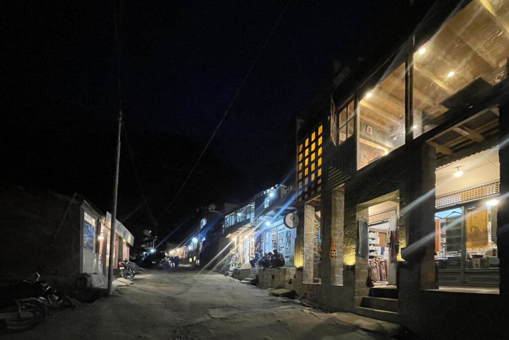 Coffee Shop / Ginger Fort Cafe Hunza