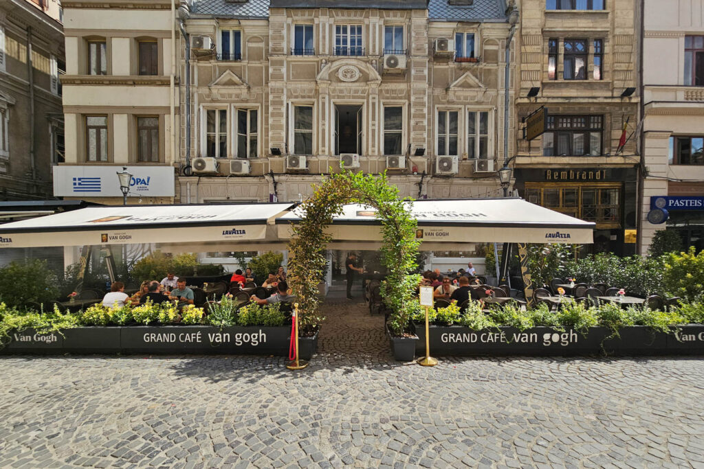 Coffee Shop Bucharest / Van Gogh