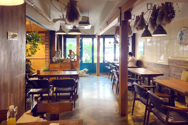 Suwon Coffee Shop / Nostalgia Suwon