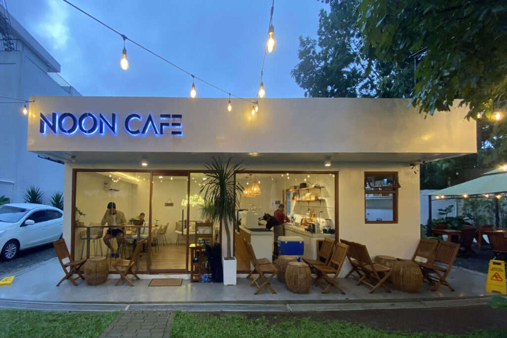 Makati Cafe / Noon Cafe