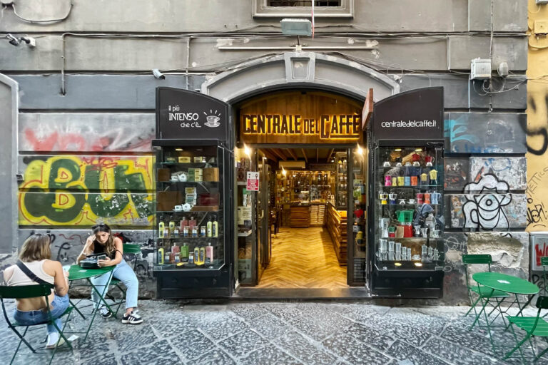 Naples Cafes Near Me / Centrale del caffé