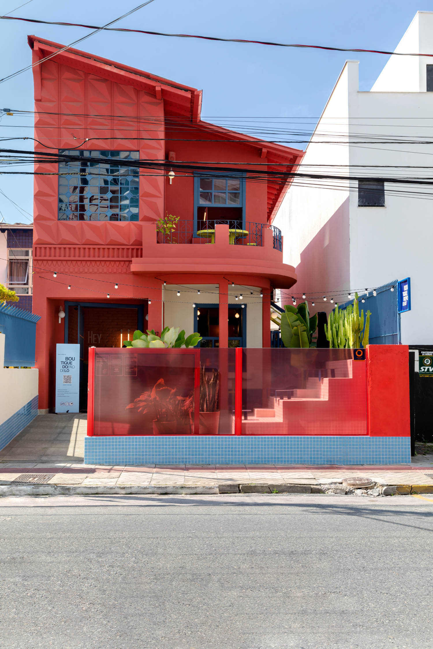 Curitiba Brasil cafe / Boutique Do PÃO DE LÓ - Pastry Shop and Coffee / MOCA Architecture