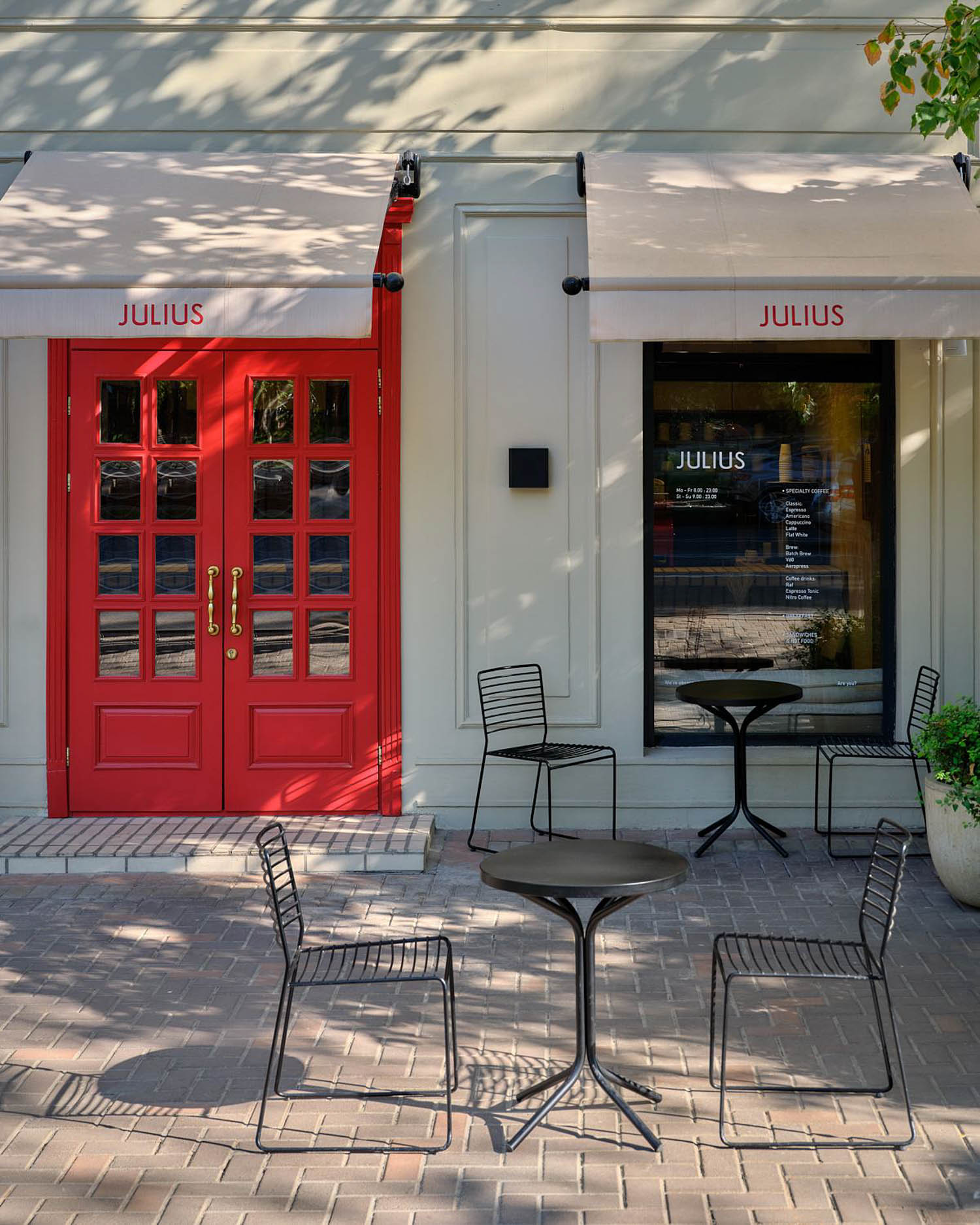 entry close Kazakhstan / Julius Cafe / New Almaty Architects Workshop