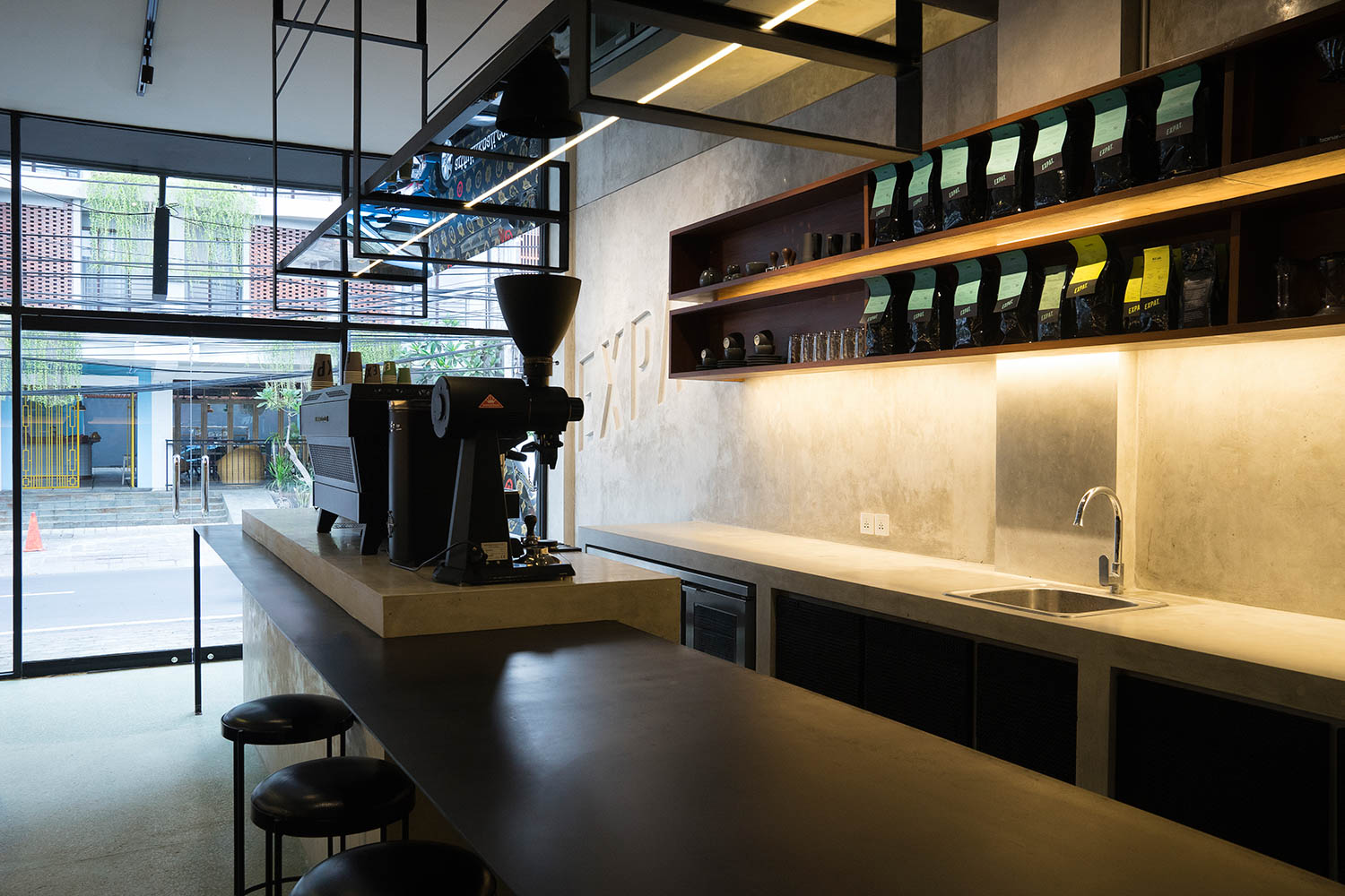 Roastery Bali / Expat Coffee / Expat Roasters Seminyak - Best Cafe Designs