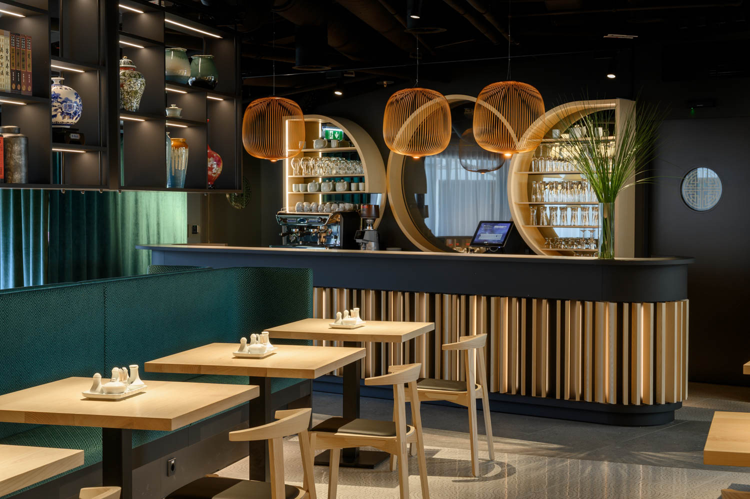 counter timber batten Han Restaurant / Slovenia / Gao Architects