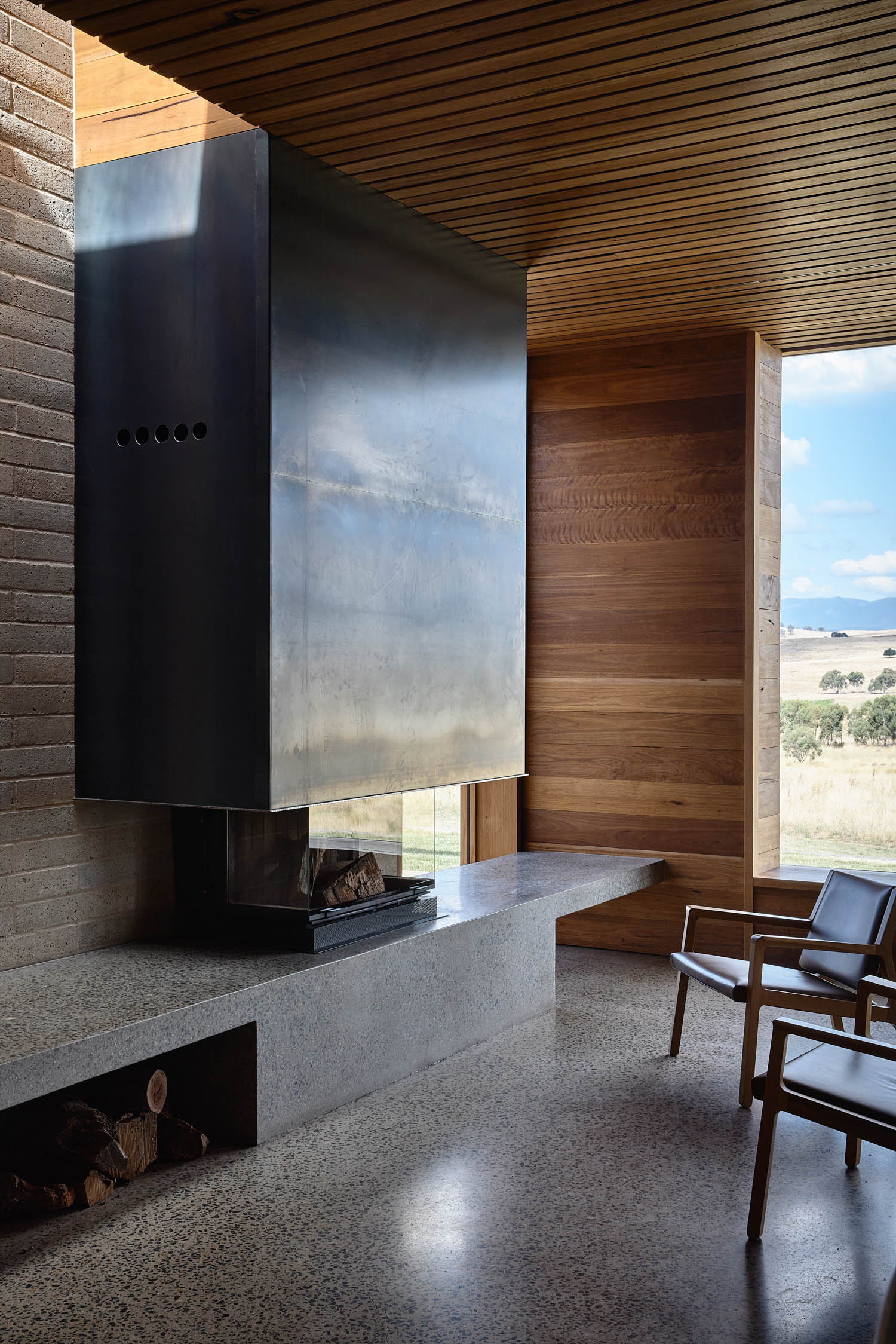 fireplace Delatite Cellar Door / Mansfield / Clemenger Architects