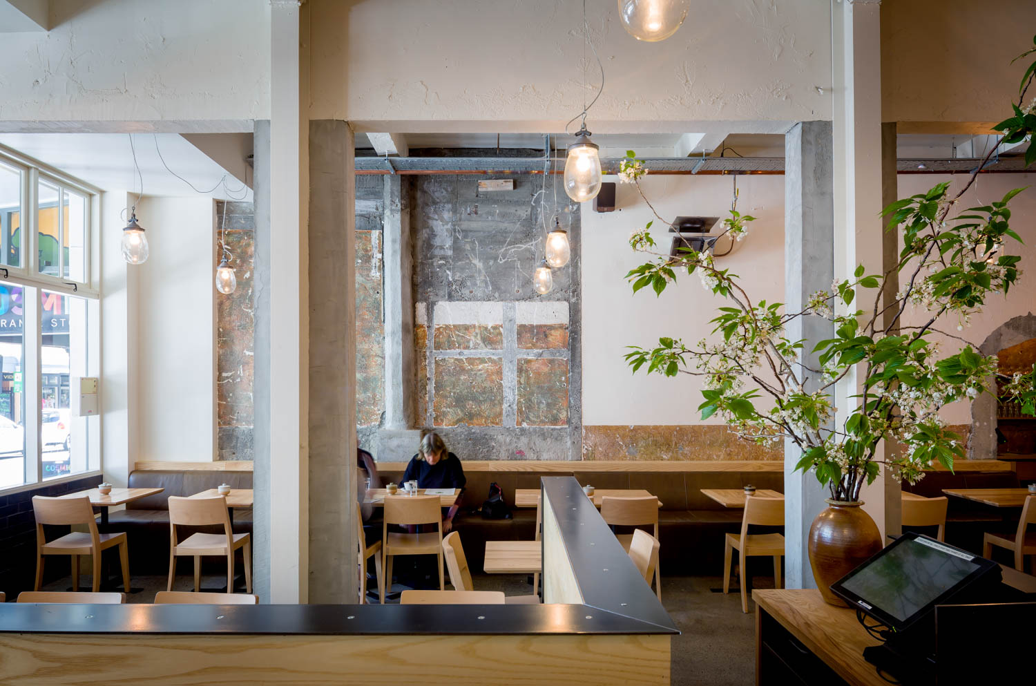 fixed seating Loretta / Wellington NZ / Parsonson Architects