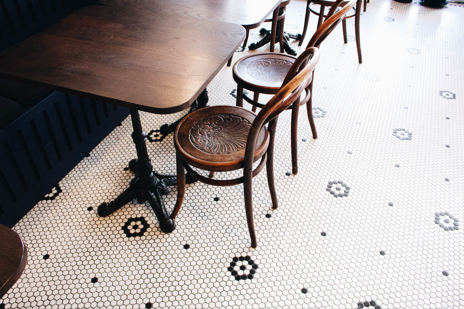 seating Livia Cafe / Vancouver / Callander Architecture