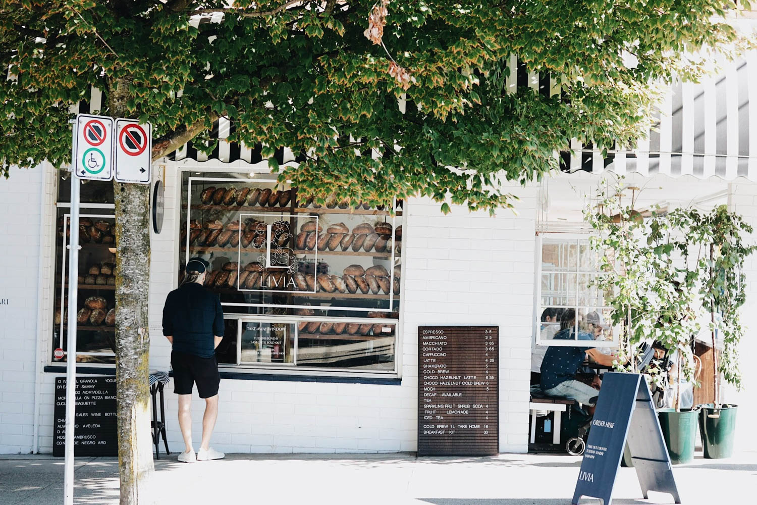 streetscape Livia Cafe / Vancouver / Callander Architecture