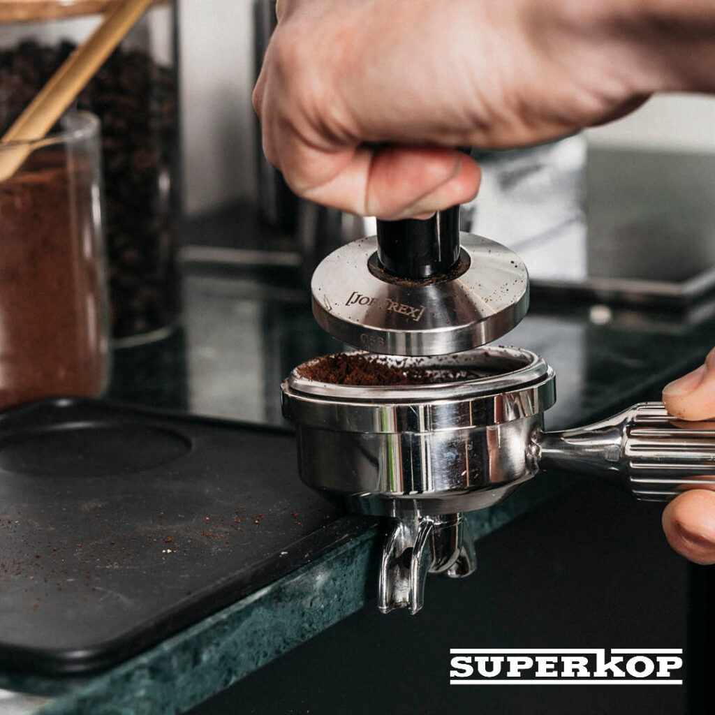 tamper Interview with Superkop / Dutch Designed Manual Espresso Machine