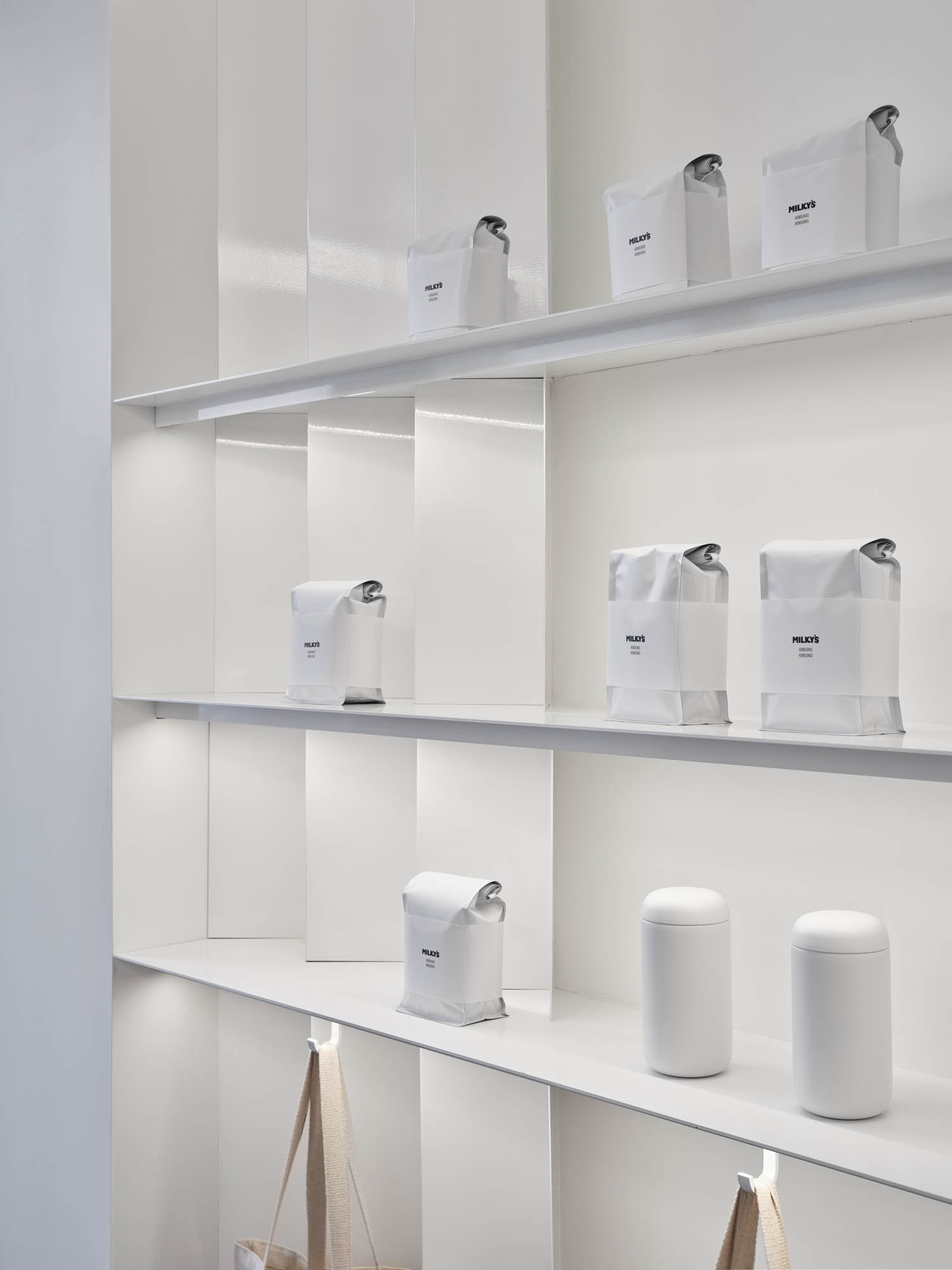 shelving The Milky's Fold / Toronto / Simone Ferkul Projects