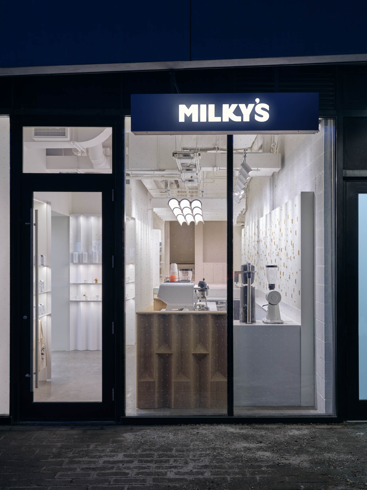 entry The Milky's Fold / Toronto / Simone Ferkul Projects