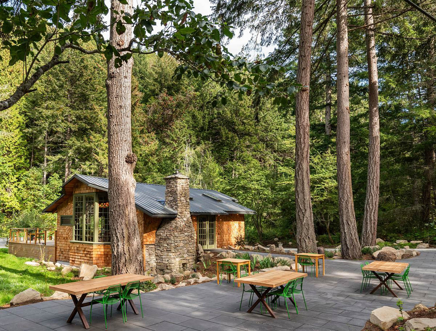 forest woods Pink Geranium / Galiano Island / Twobytwo Architecture Studio