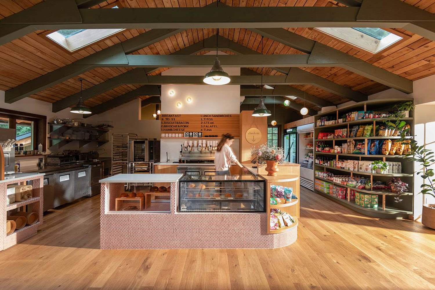 counter Pink Geranium / Galiano Island / Twobytwo Architecture Studio