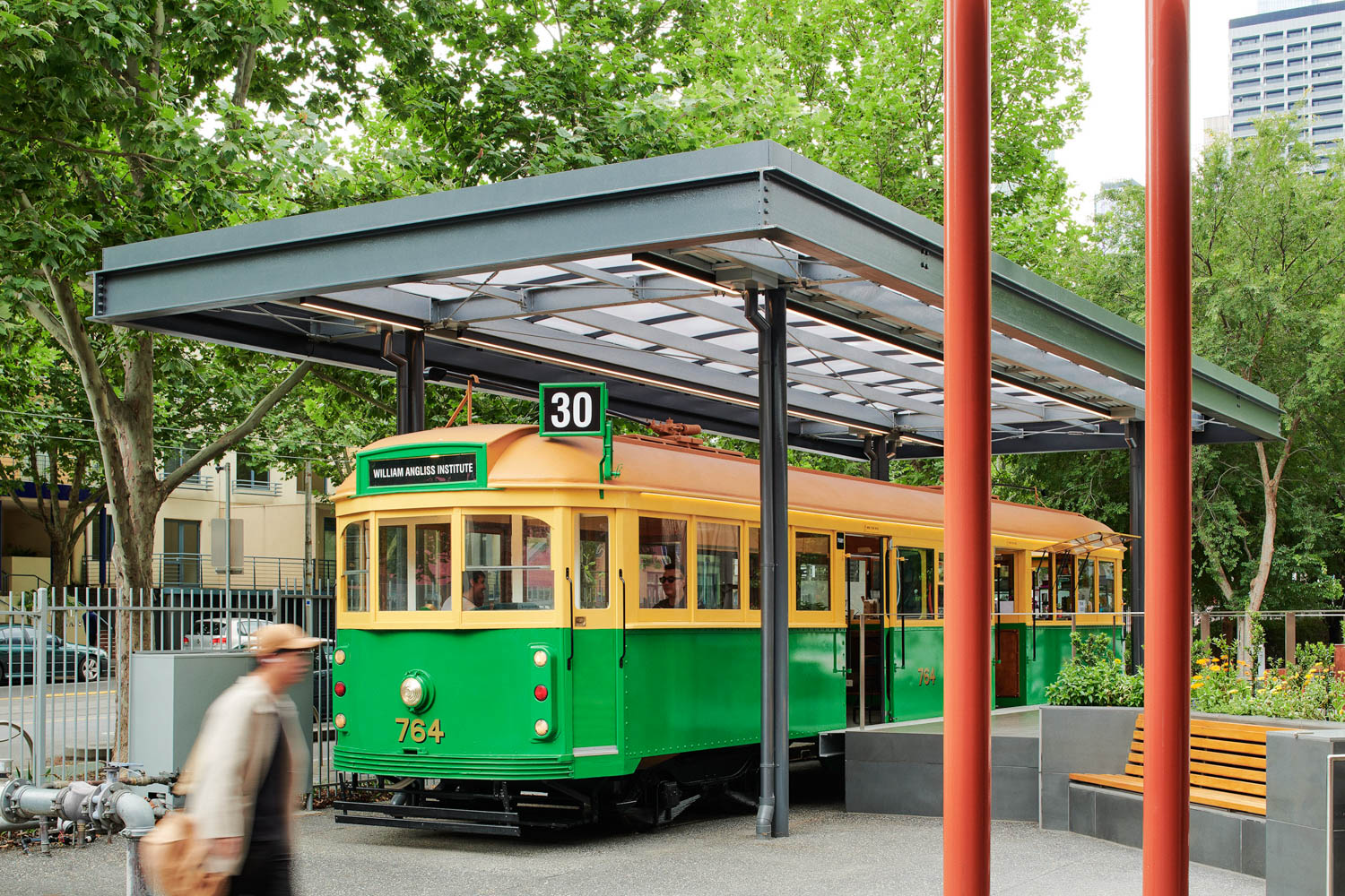 external tram William Angliss Tram Cafe / Melbourne / Gray Puksand