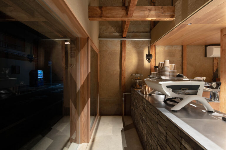 01 Kyoto Cafe Hoo Coffee Shop Koyori 02 768x512