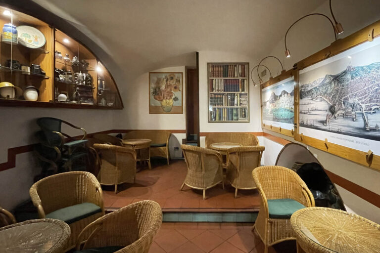 02 naples cafe Caffe Letterario 13 768x512