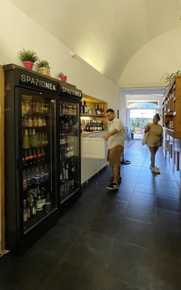 02 naples coffee shop caffe spazio Nea02 768x1225