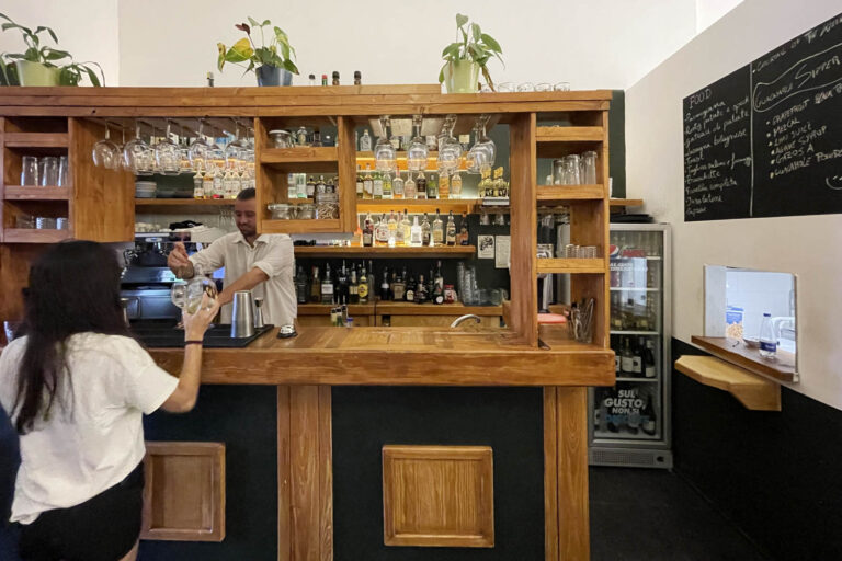 02 naples coffee shop caffe spazio Nea04 768x512