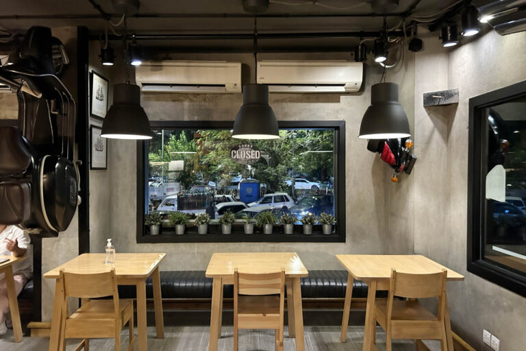 04 coffee shops in islamabad Burning Brownie 02 768x512