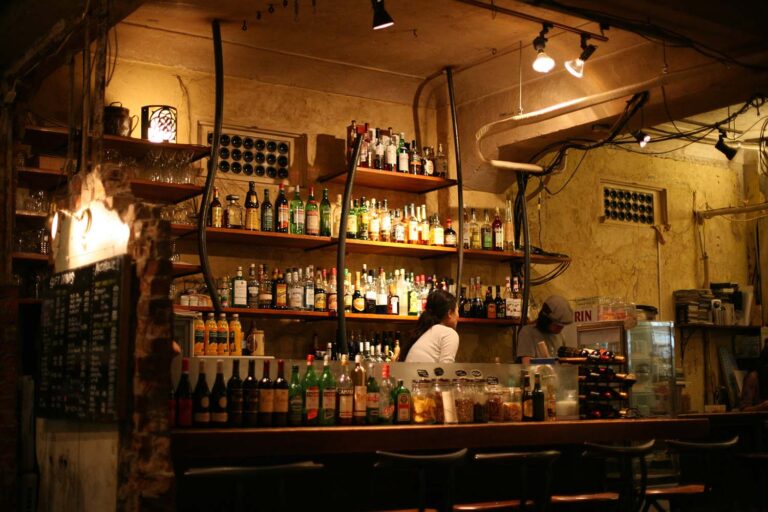 06 basement cafe coffee shop2 768x512