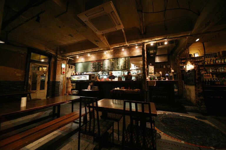 06 basement cafe coffee shop3 768x512