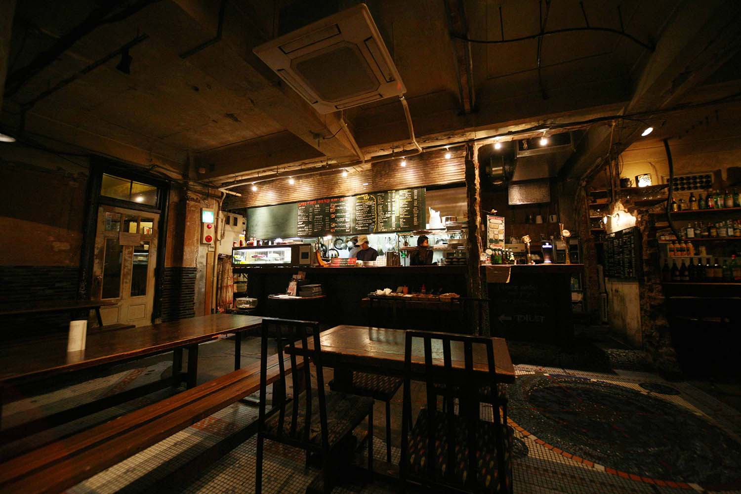 06 basement cafe coffee shop3