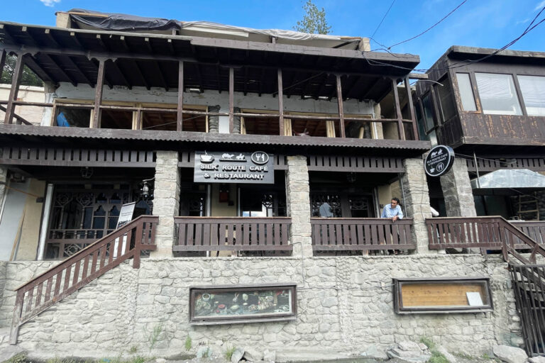 07 pakistan cafe silk route cafe 01 768x512