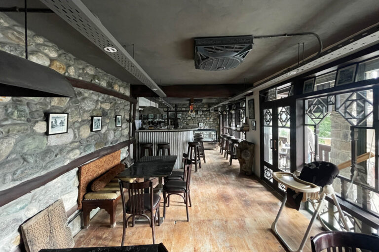 07 pakistan cafe silk route cafe 04 768x512