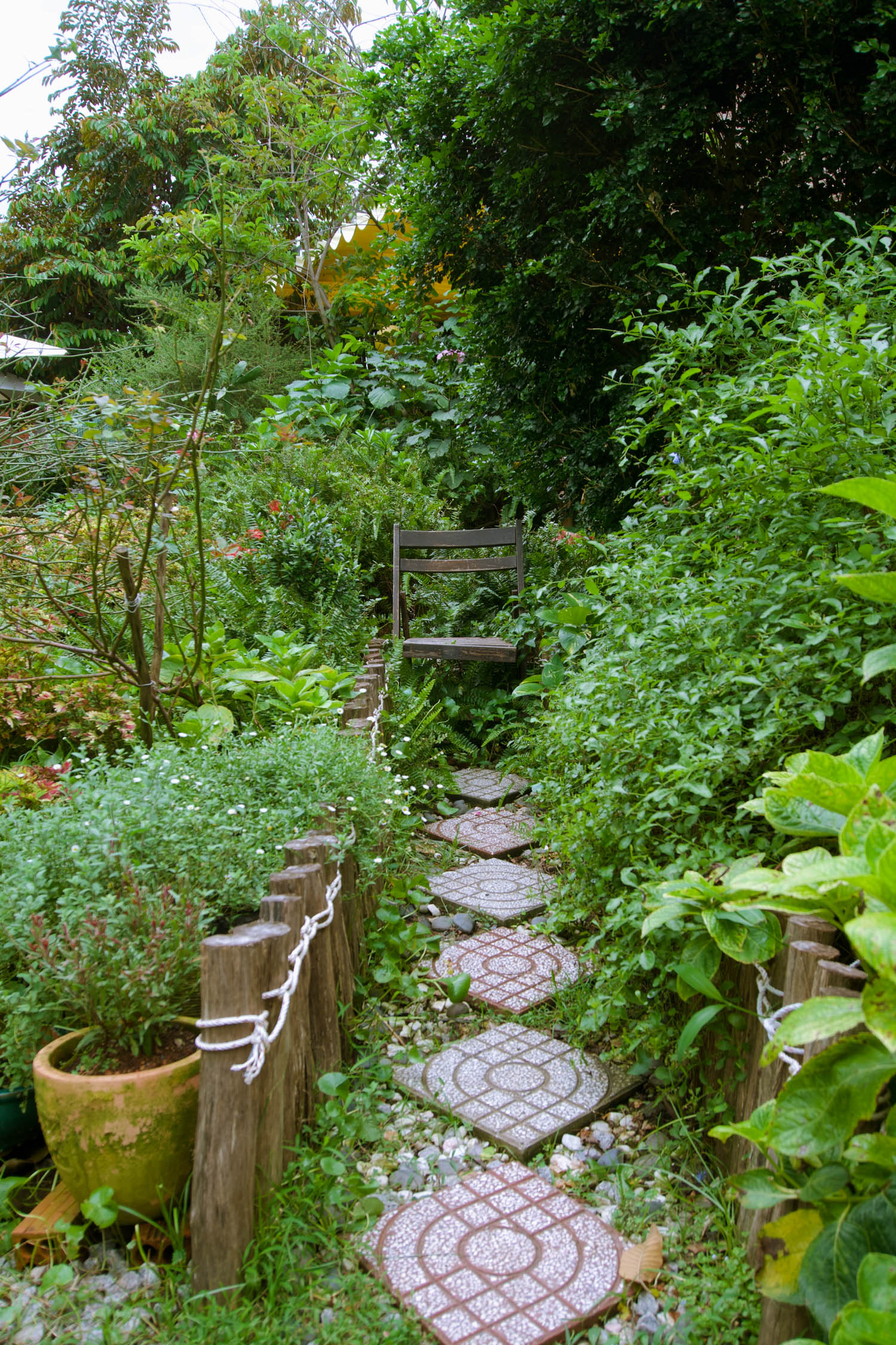 08 coffee shop The Friends Cafe 02