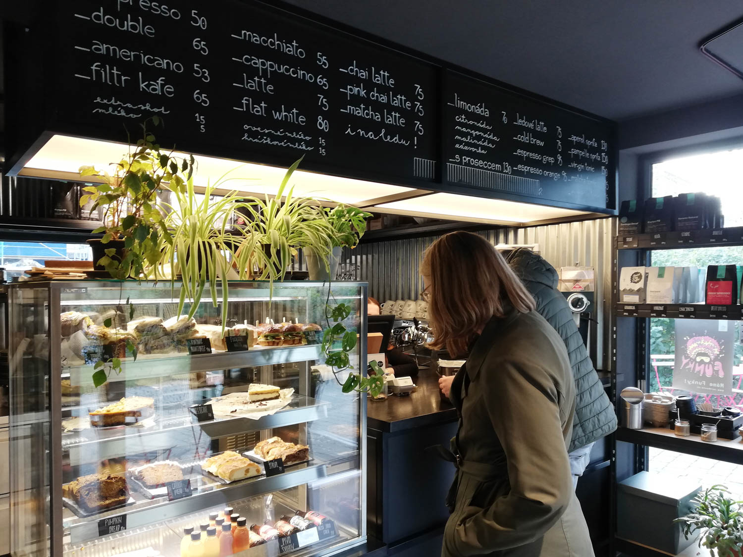 105 Prague Best Cafes Cafe Kontejner 02