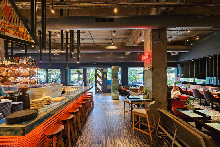 11 bucharest cafe entourage 02 768x512