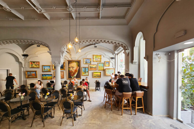 11 coffee shop bucharest van gogh 01 768x512