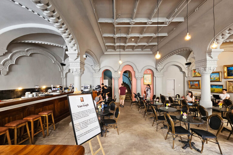 11 coffee shop bucharest van gogh 02 768x512