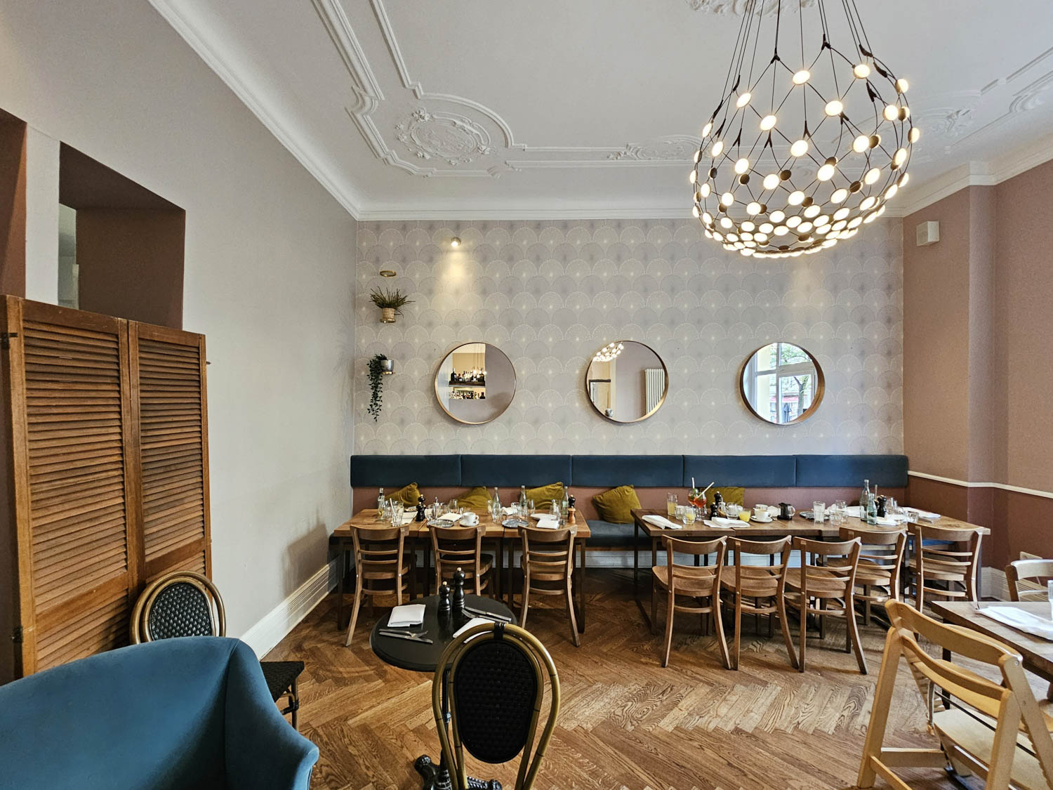 110 Sets Cafe Berlin 02