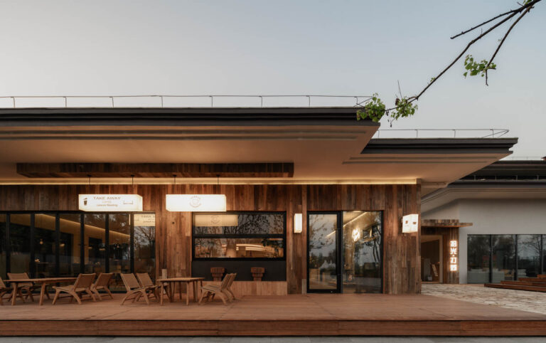 127 Lakeside cafe Lit Time Fun Connection 02 768x482