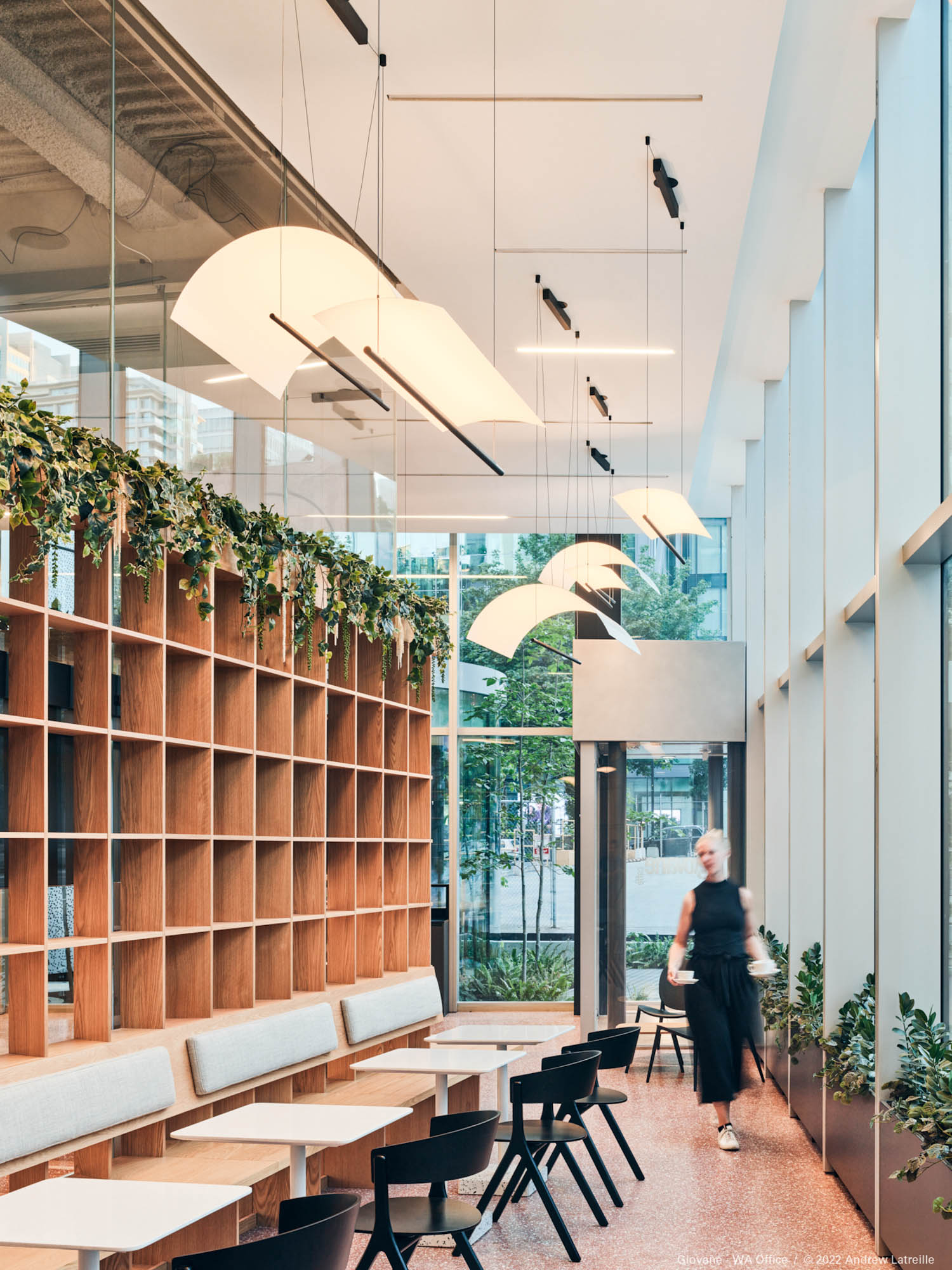 128 Vancouver Cafe Giovane Caffee Waoffice 04