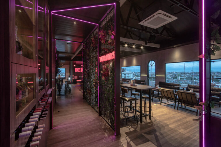 131 Hotel Continent Centrepoint Teratas Koffiebar Makassar City Panakkukang 01 768x512