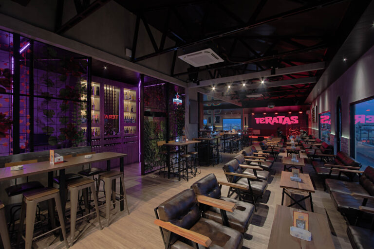 131 Hotel Continent Centrepoint Teratas Koffiebar Makassar City Panakkukang 03 768x512