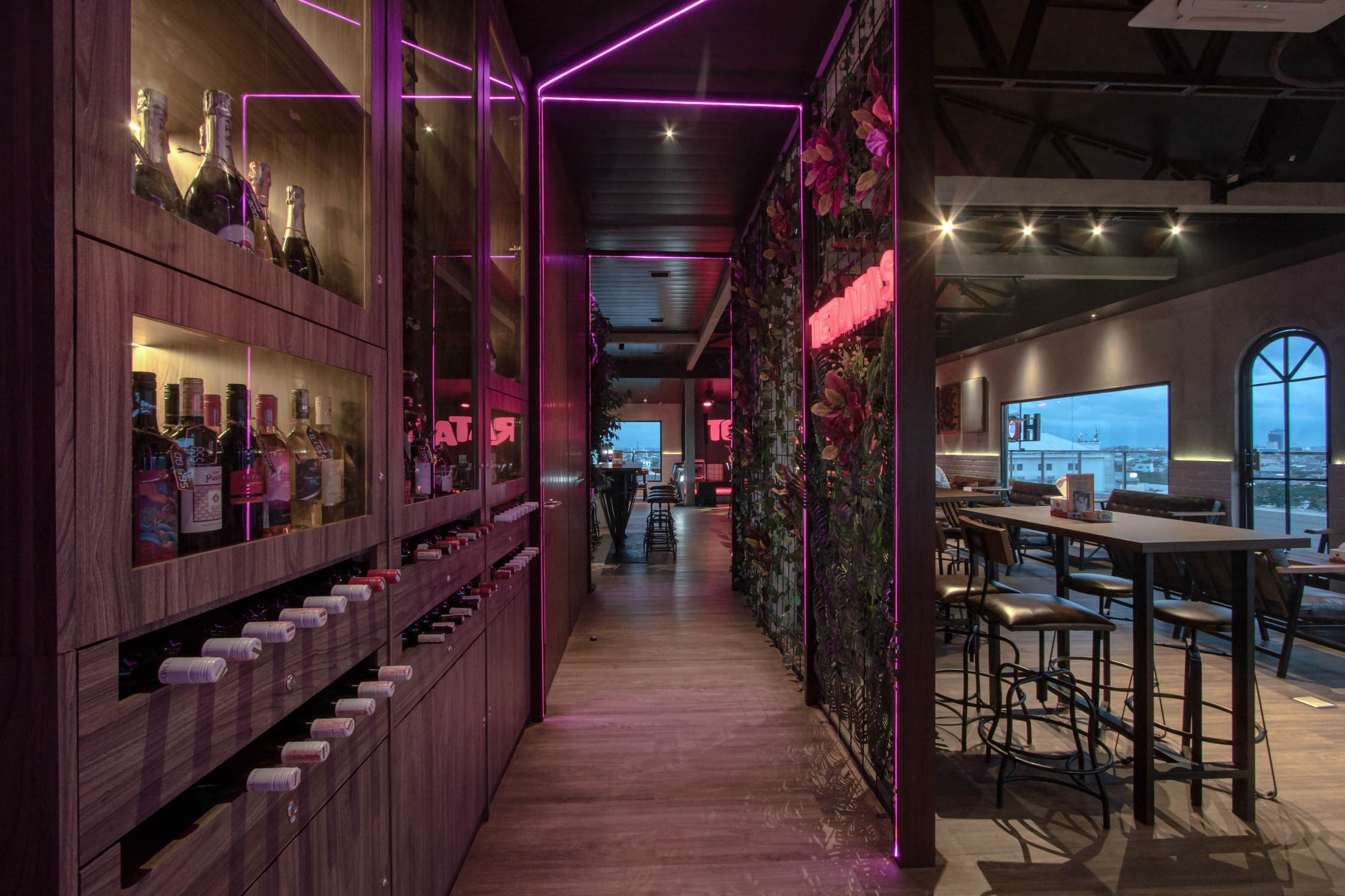 131 Hotel Continent Centrepoint Teratas Koffiebar Makassar City Panakkukang 04