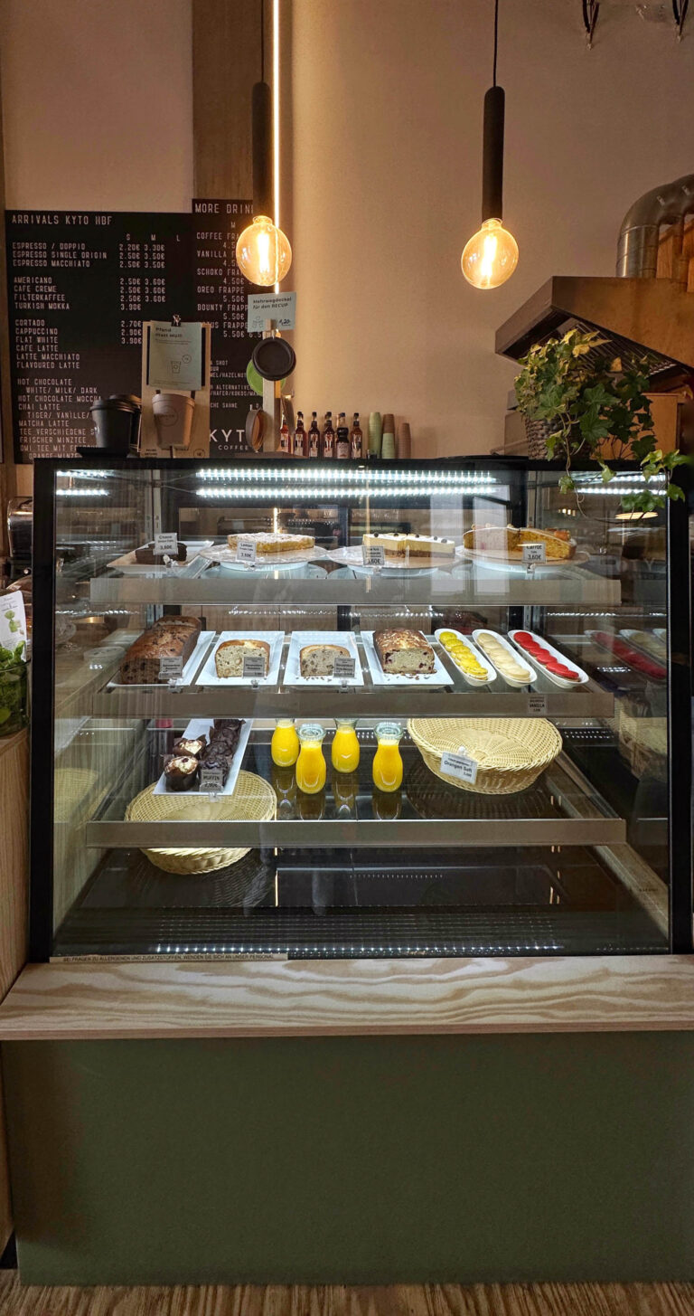 14 dusseldorf kyto coffee shop 04 768x1455