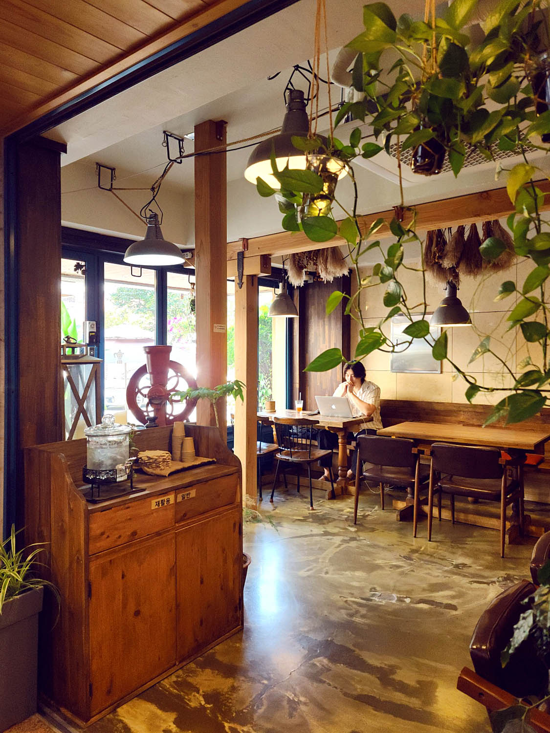 17 suwon coffee shop nostalgia suwon 14