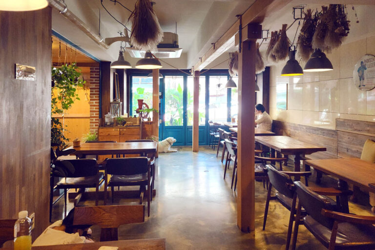 17 suwon coffee shop nostalgia suwon 16 768x512