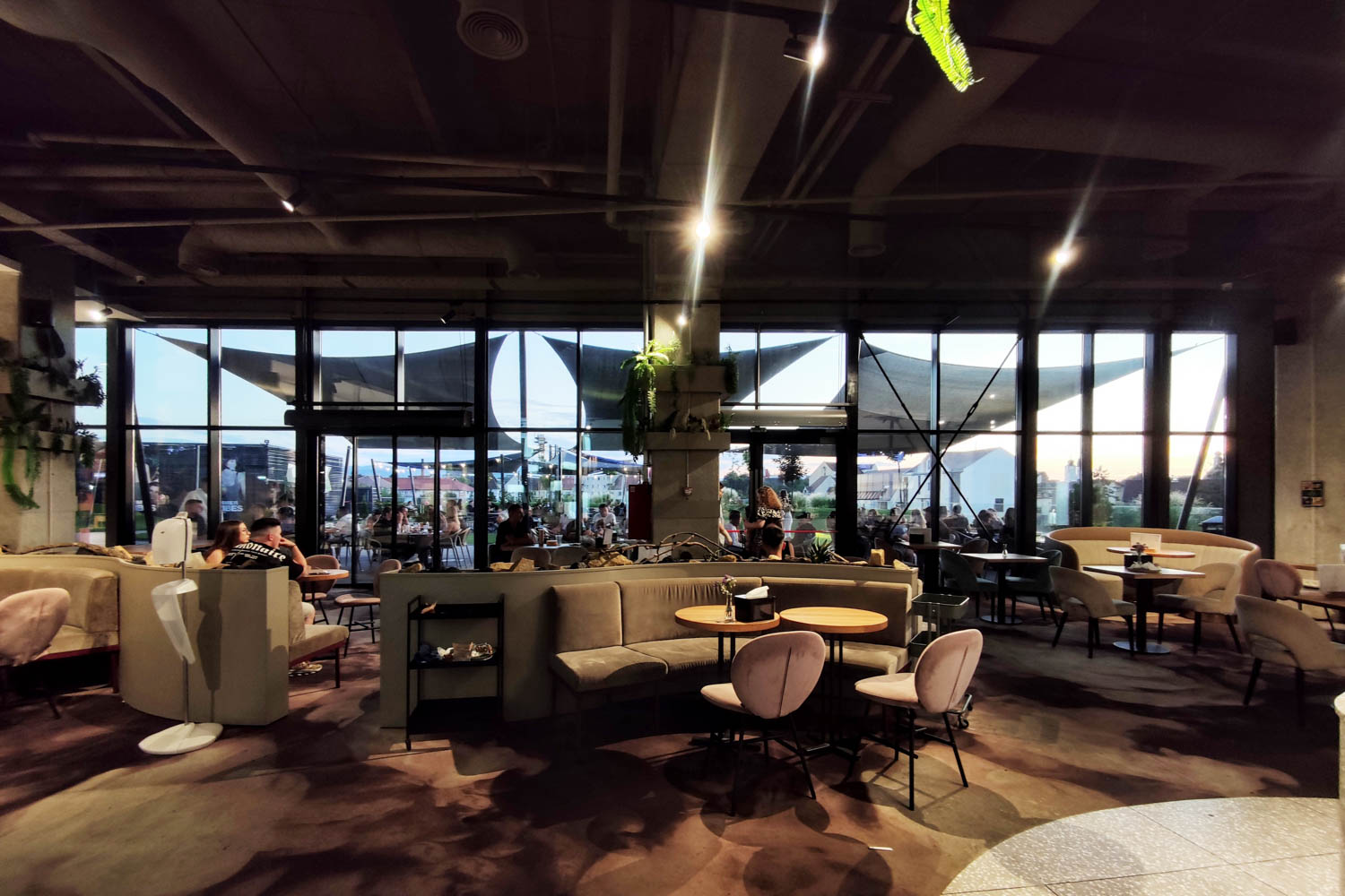 19 cafe sibiu hug the plate promenada 02