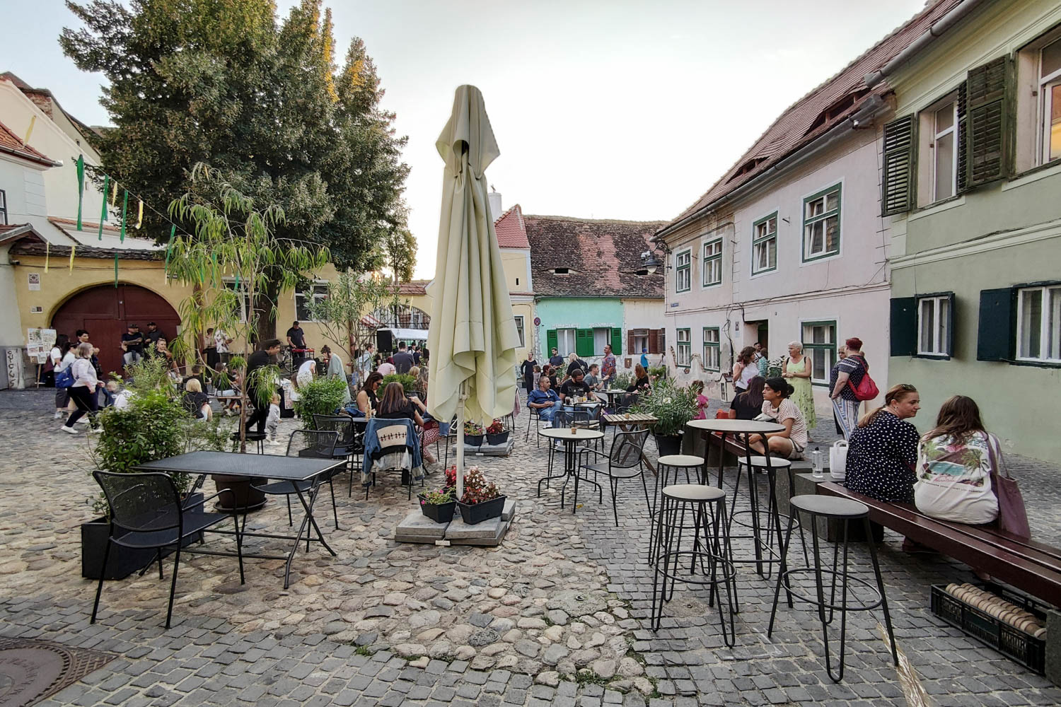 19 coffee shop sibiu NOD Prajitoria de cafea 02