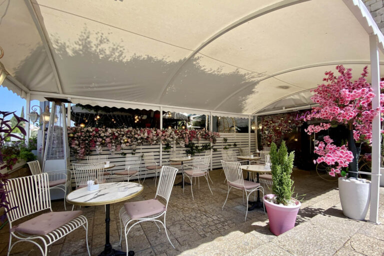 45 coffee shop in haifa la caffe roses 01 768x512