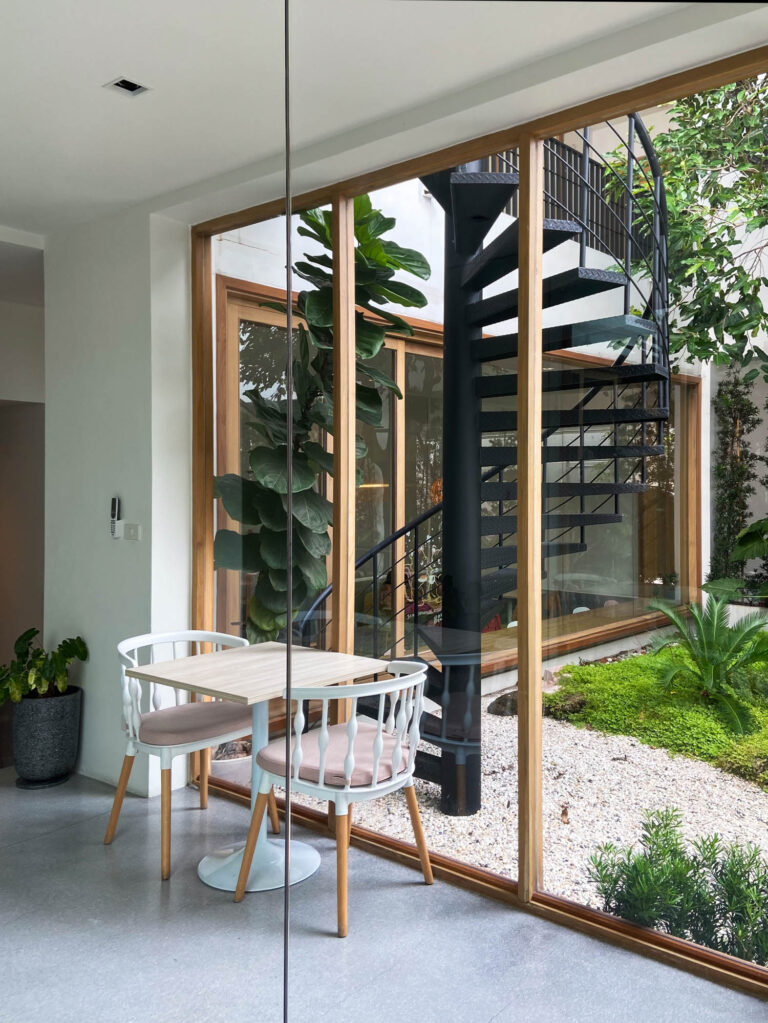 74 Best Cafe in Bangkok Risu Cafe 03 768x1023