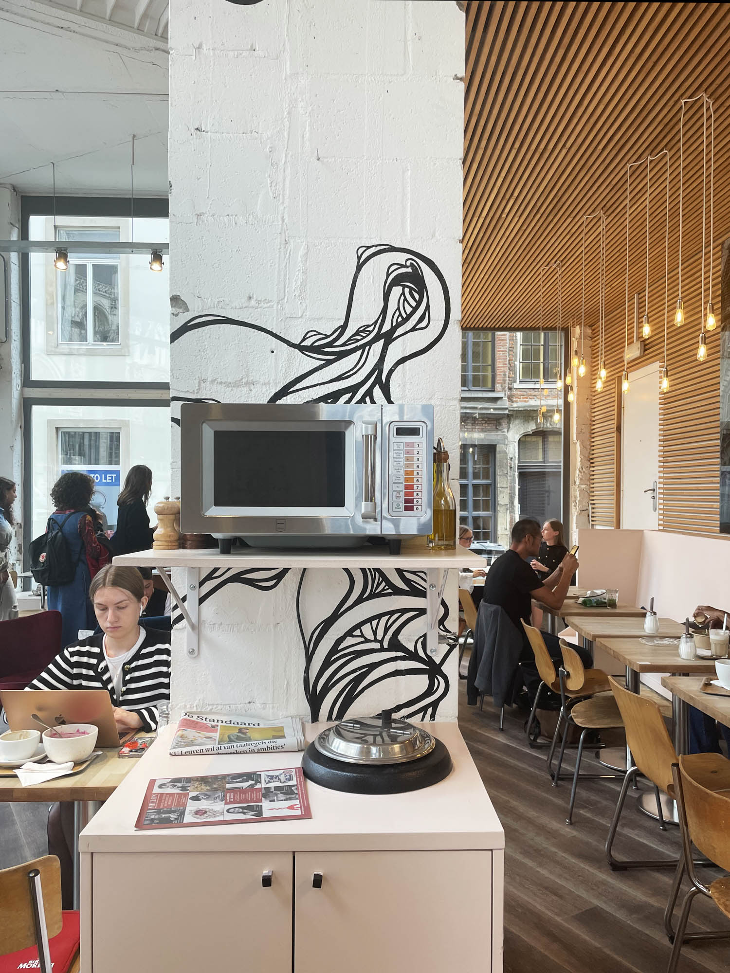 76 Cafe Brussels Cafe du Sablon 03