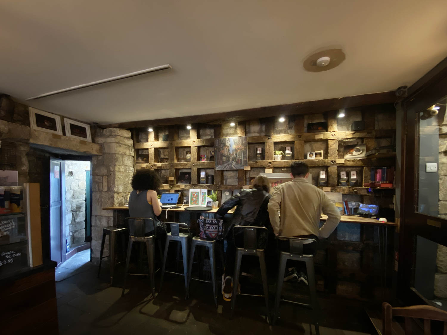 85 Cafes in York Gatehouse Coffee 03