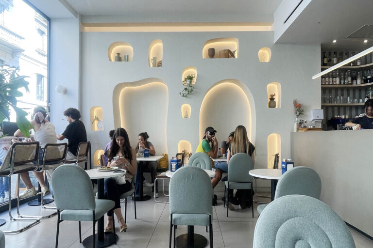 87 Milano Cafe Oops Cafe 01 768x512